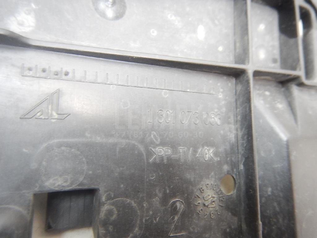 Кронштейн крепления фары