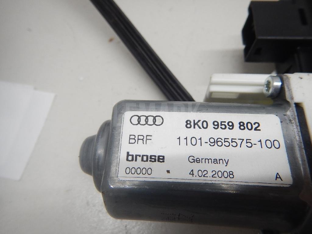 Стеклоподъемник электр. передний правый