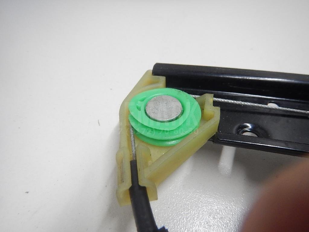 Стеклоподъемник электр. передний правый