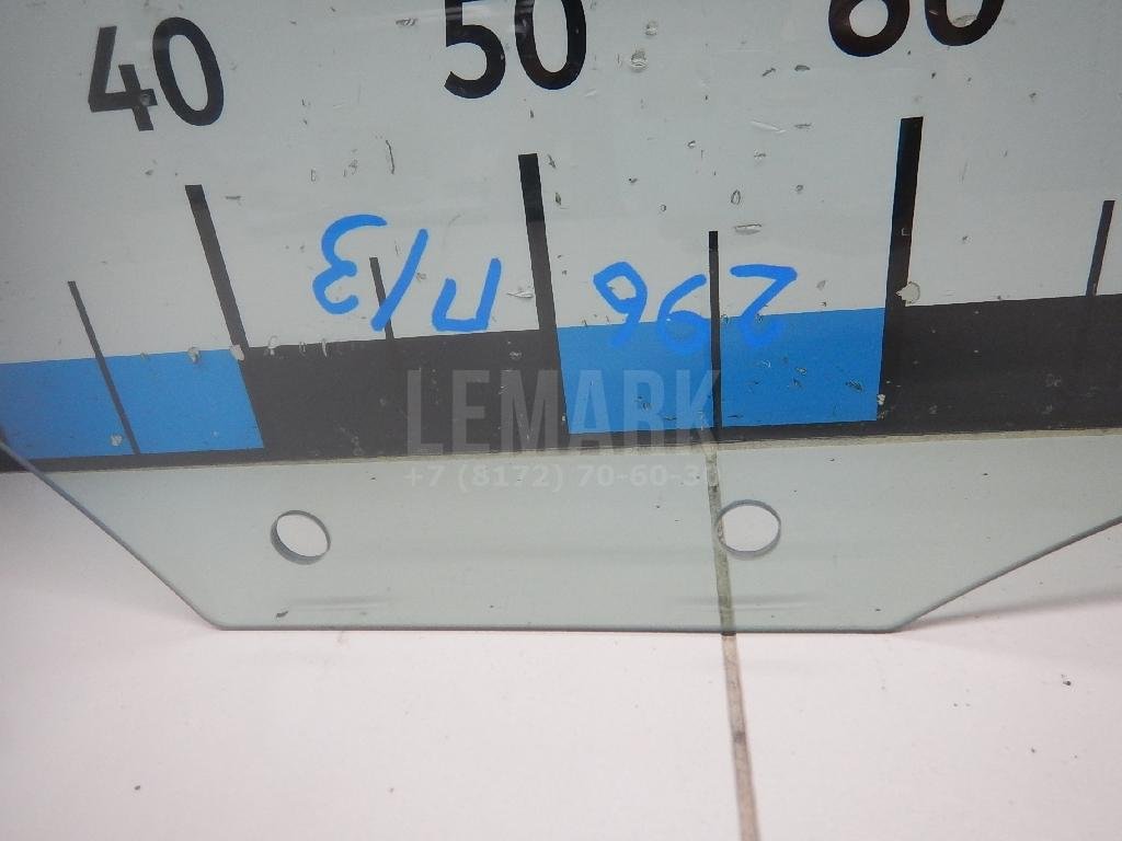 Стекло двери задней правой