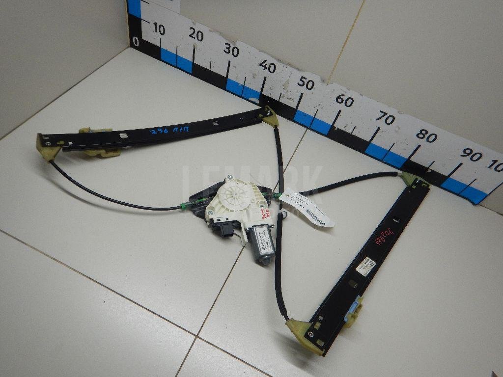 Стеклоподъемник электр. передний правый