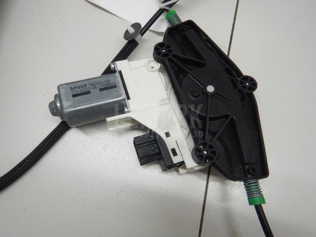 Стеклоподъемник электр. передний правый