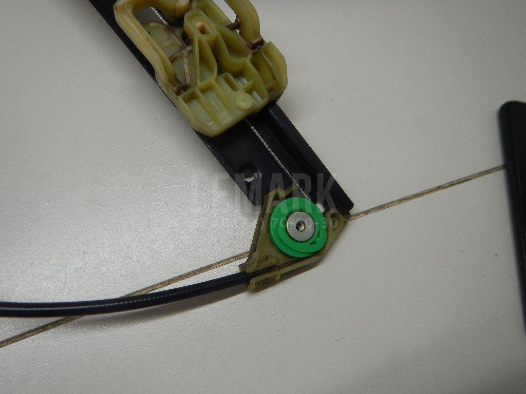 Стеклоподъемник электр. передний правый