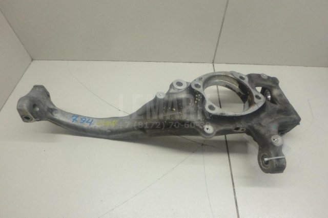 Кулак поворотный передний левый