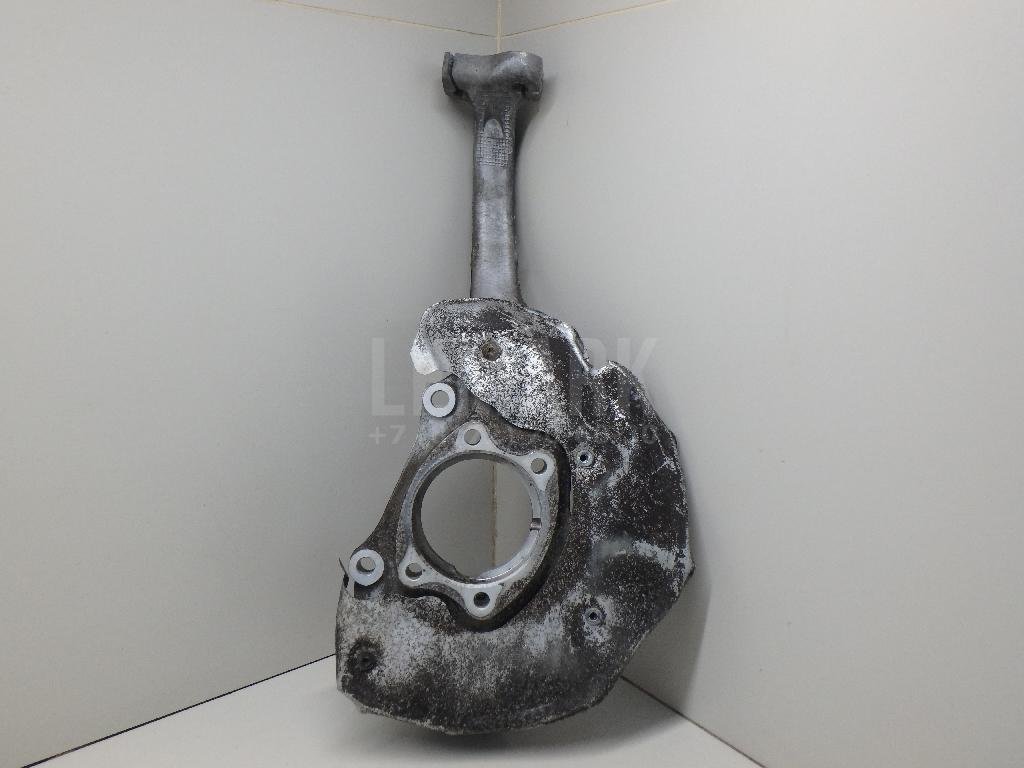 Кулак поворотный передний правый