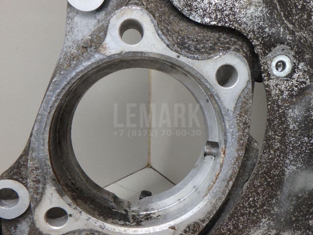 Кулак поворотный передний правый