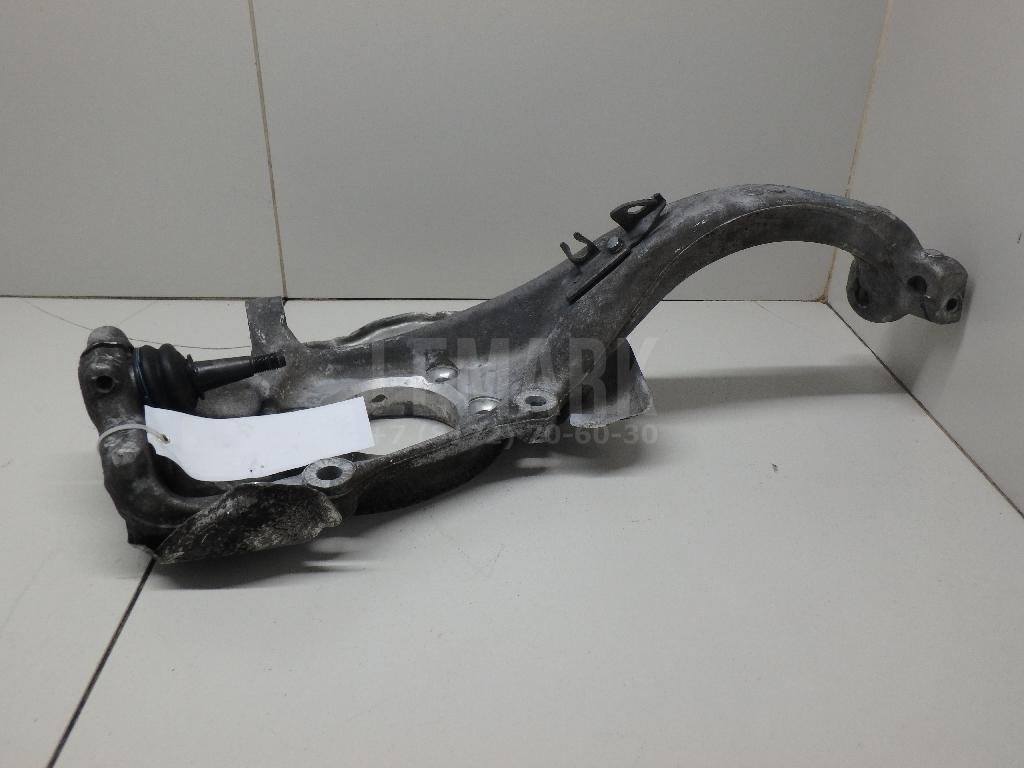 Кулак поворотный передний правый