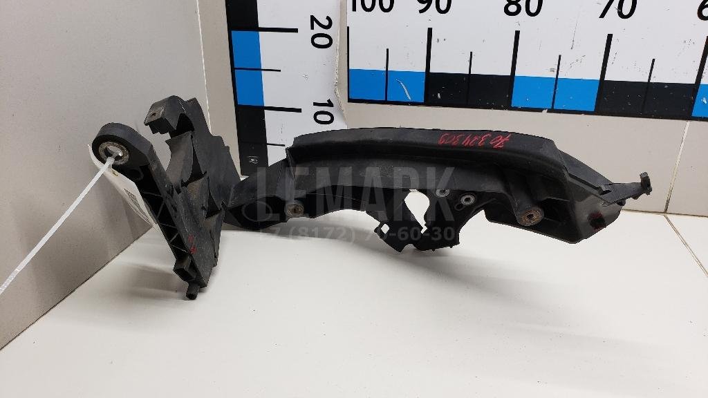 Кронштейн фар правый