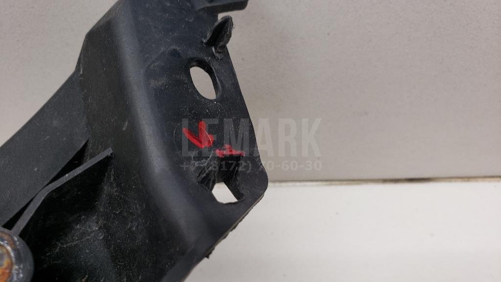 Кронштейн фар правый