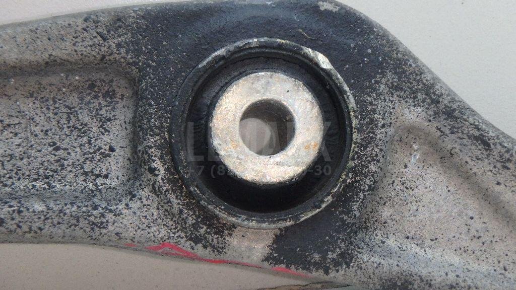 Рычаг передний нижний левый передний