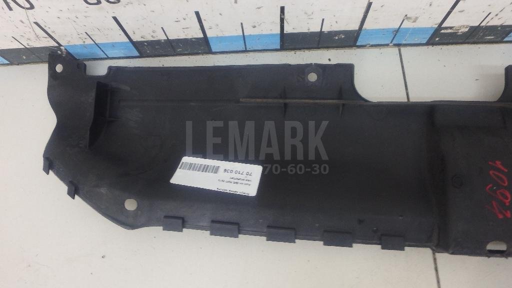 Кожух замка капота