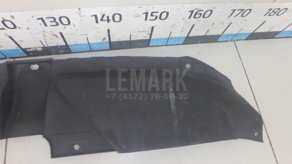 Кожух замка капота