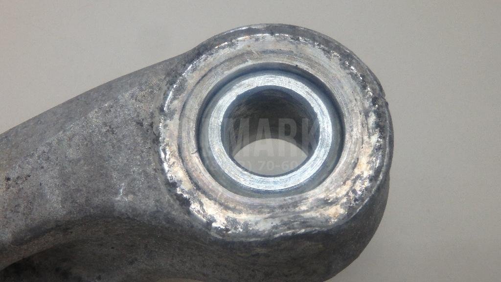 Рычаг передний нижний левый передний