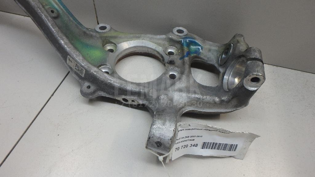 Кулак поворотный передний правый