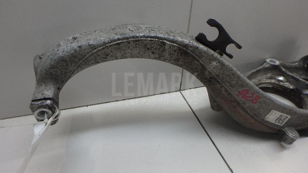 Кулак поворотный передний правый