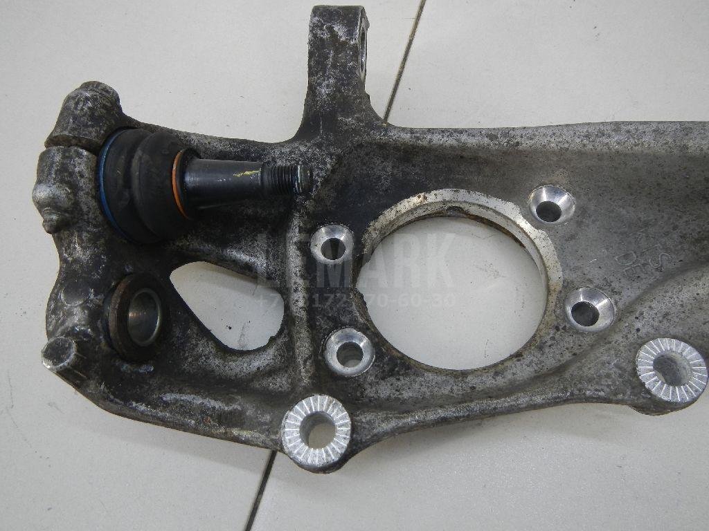 Кулак поворотный передний правый