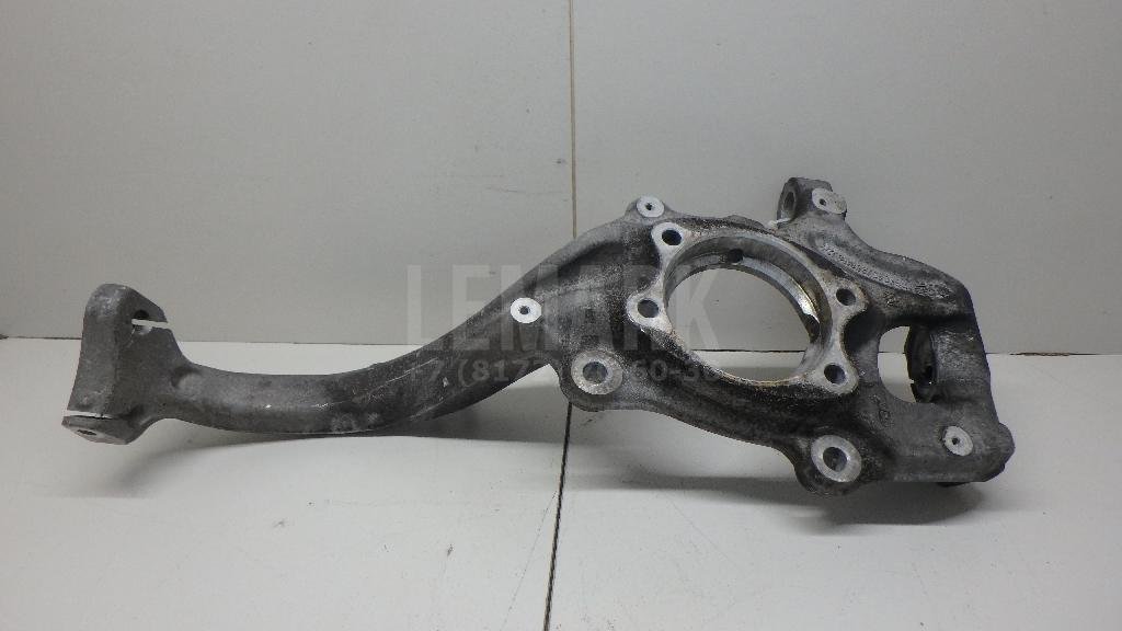 Кулак поворотный передний правый