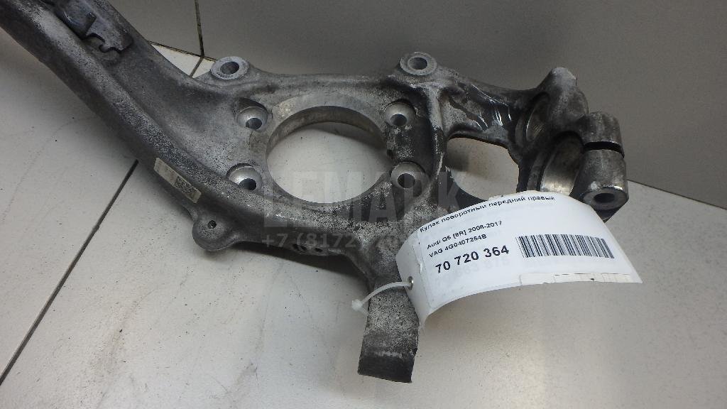 Кулак поворотный передний правый