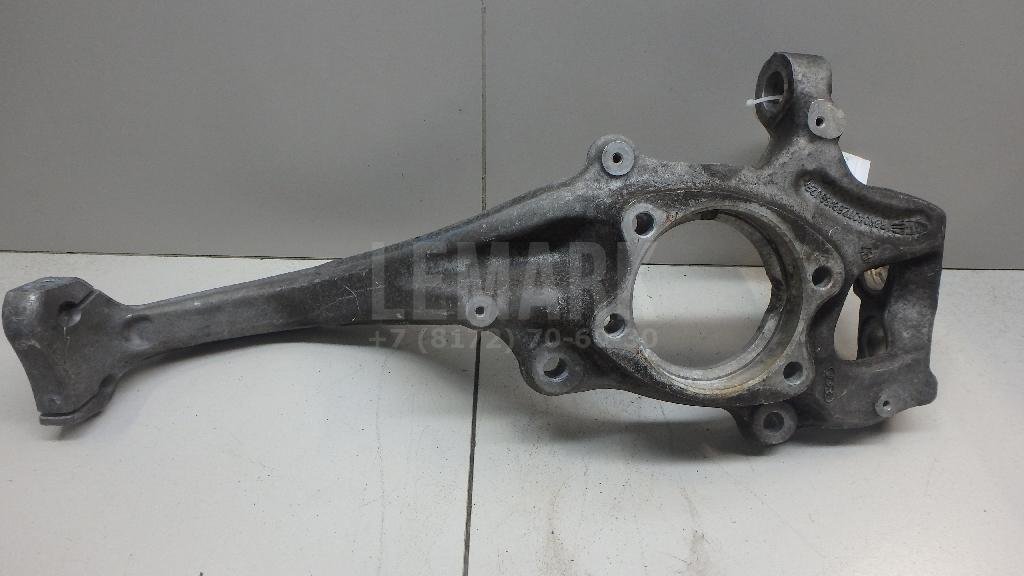 Кулак поворотный передний правый