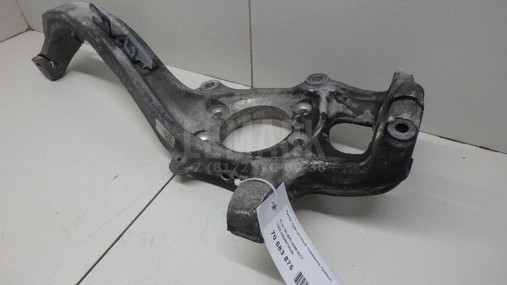 Кулак поворотный передний правый