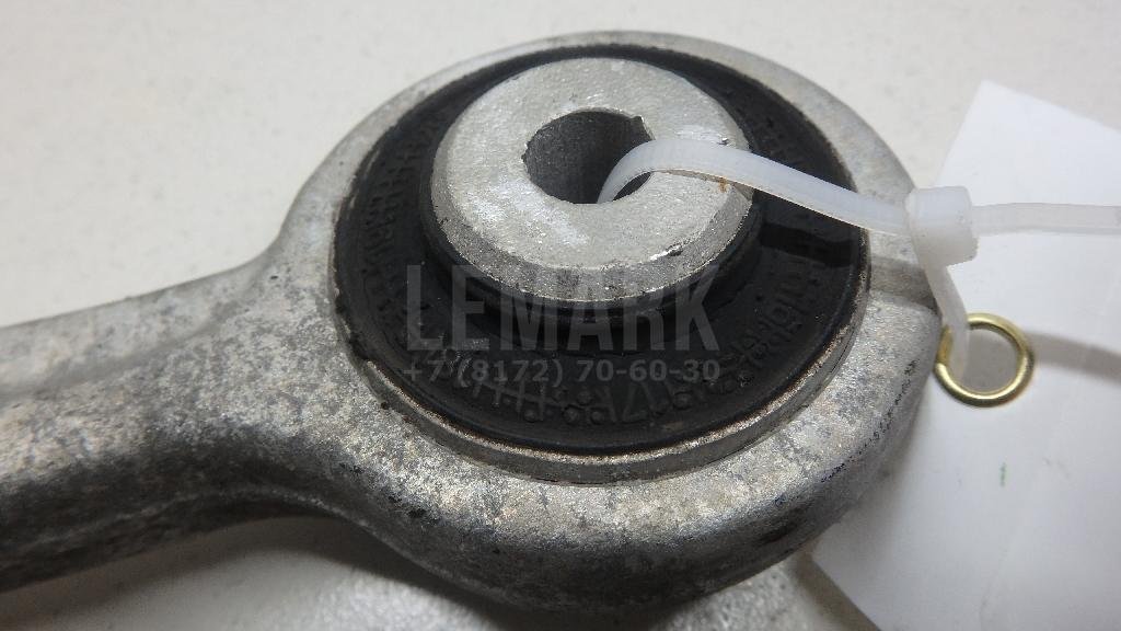 Рычаг передний верхний правый задний