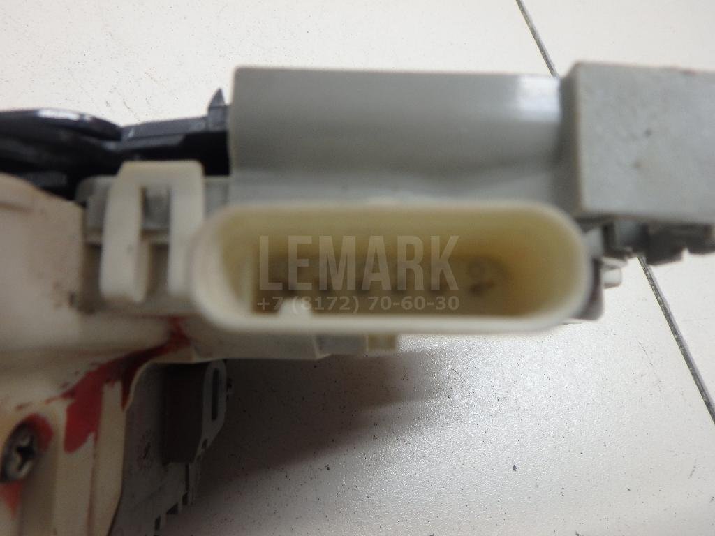 Замок двери задней левой