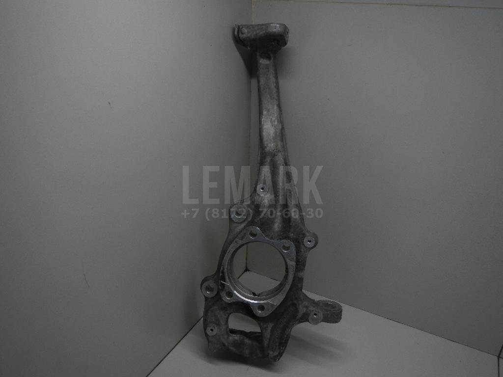 Кулак поворотный передний правый