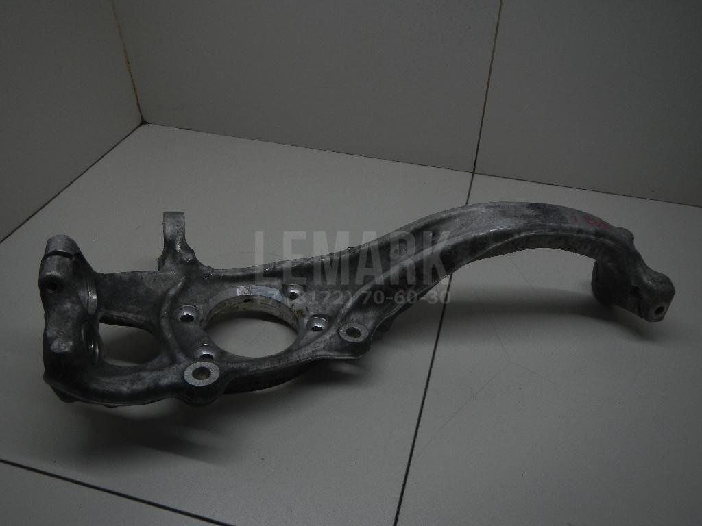 Кулак поворотный передний правый