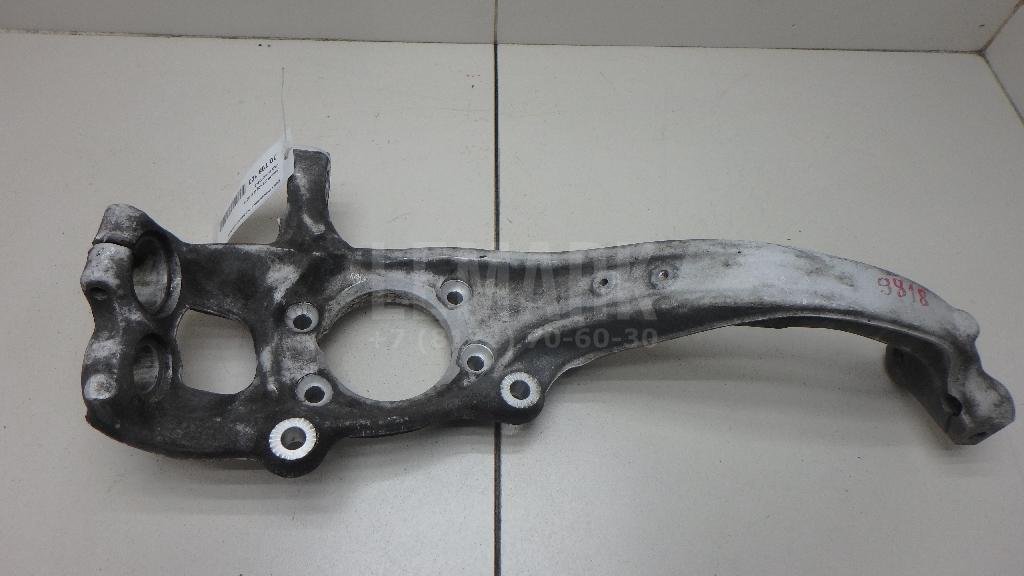 Кулак поворотный передний правый