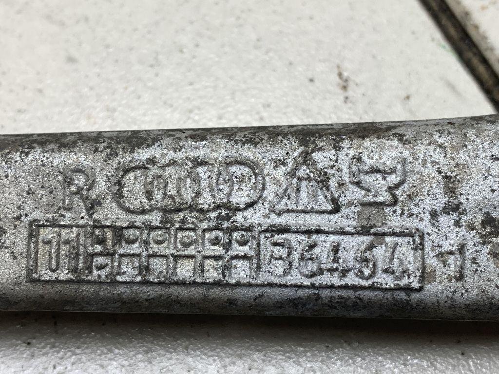 Рычаг передний верхний правый задний