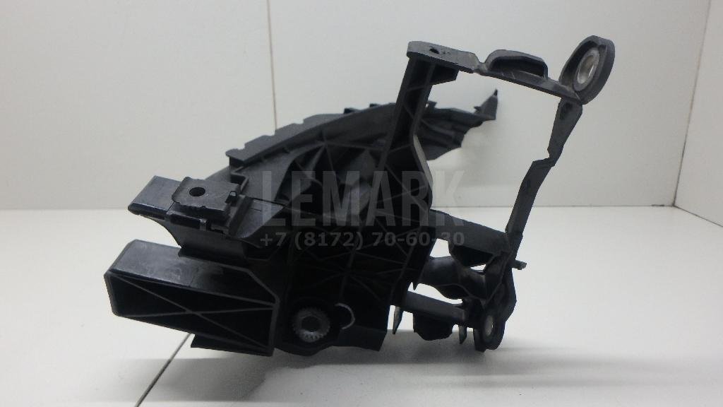 Кронштейн фар правый для  Audi A3 [8PA] Sportback 2004-2013