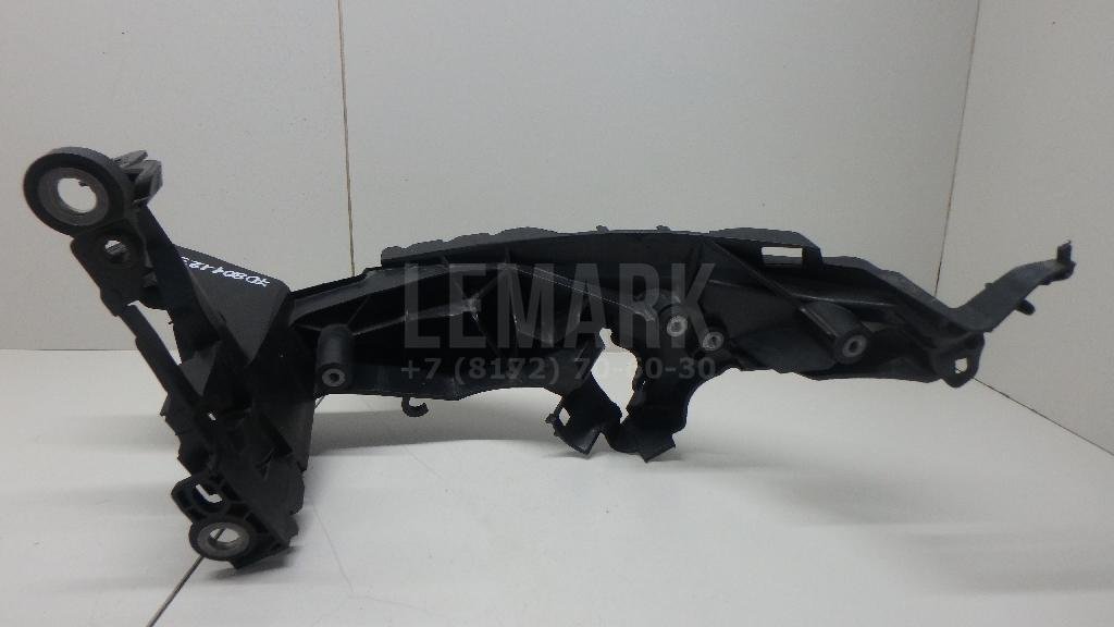 Кронштейн фар правый для  Audi A3 [8PA] Sportback 2004-2013