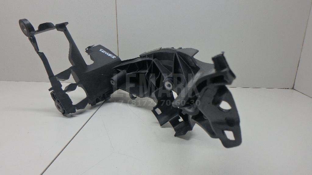 Кронштейн фар правый для  Audi A3 [8PA] Sportback 2004-2013