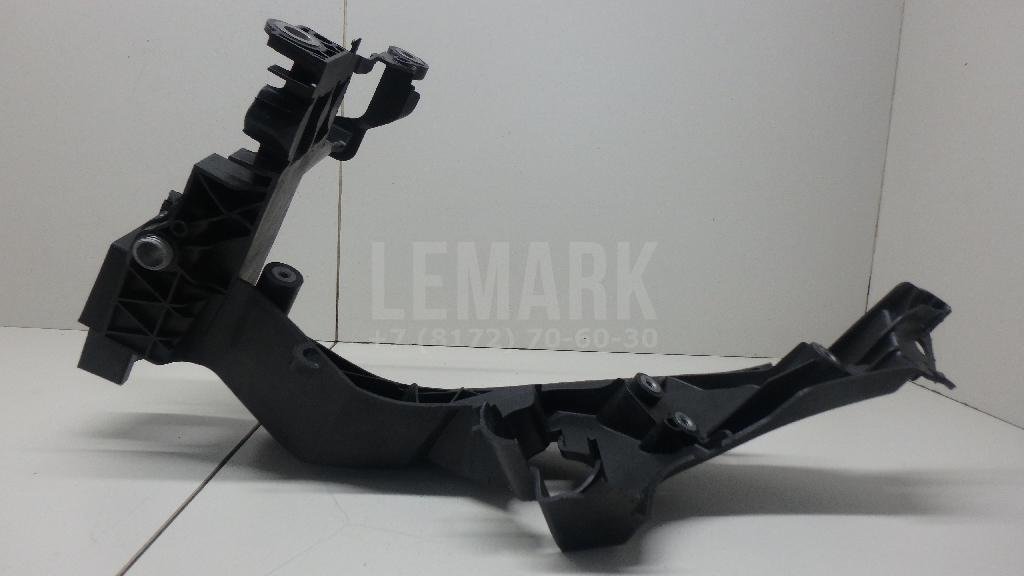 Кронштейн фар правый для  Audi A3 [8PA] Sportback 2004-2013