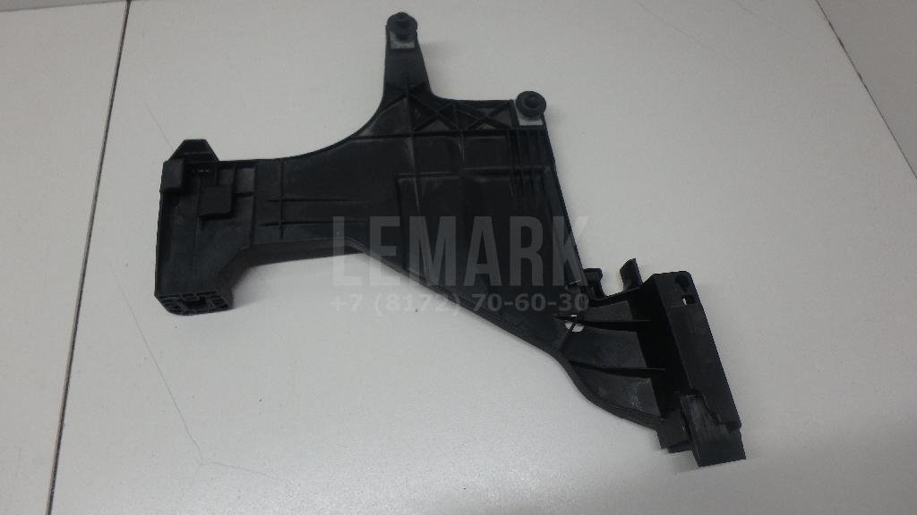 Кронштейн фар правый для  Audi A4 [B6] 2000-2004