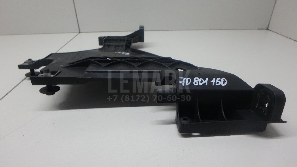 Кронштейн фар правый для  Audi A4 [B6] 2000-2004