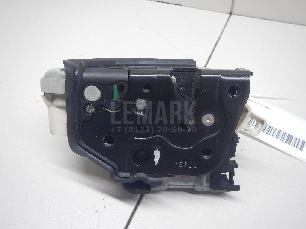 Замок двери передней левой