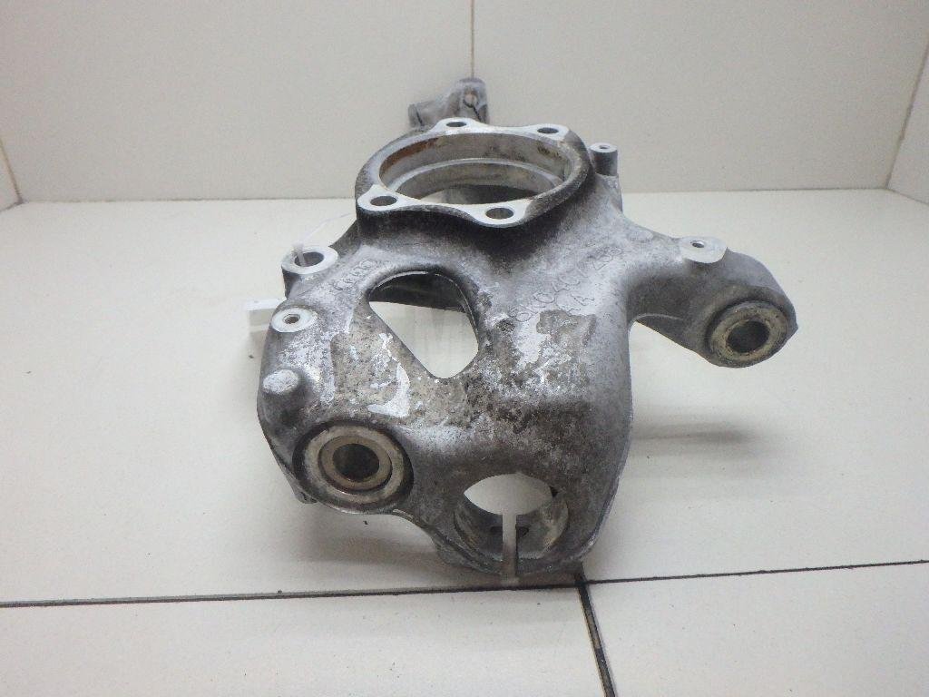 Кулак поворотный передний правый