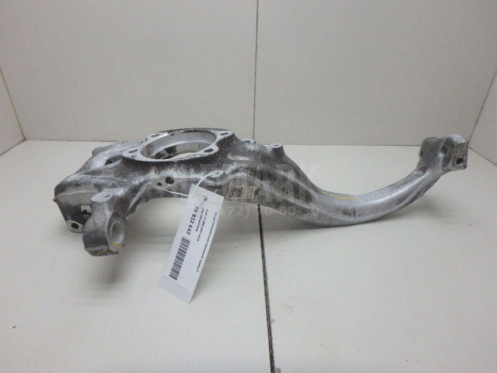 Кулак поворотный передний правый