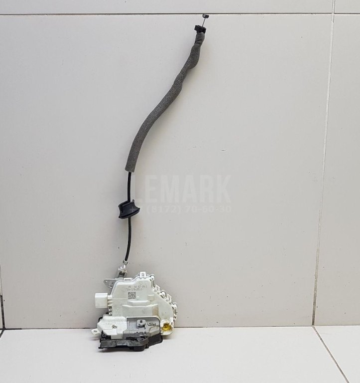 Замок двери передней левой