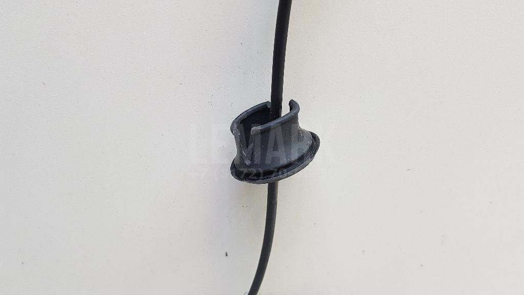 Замок двери передней левой