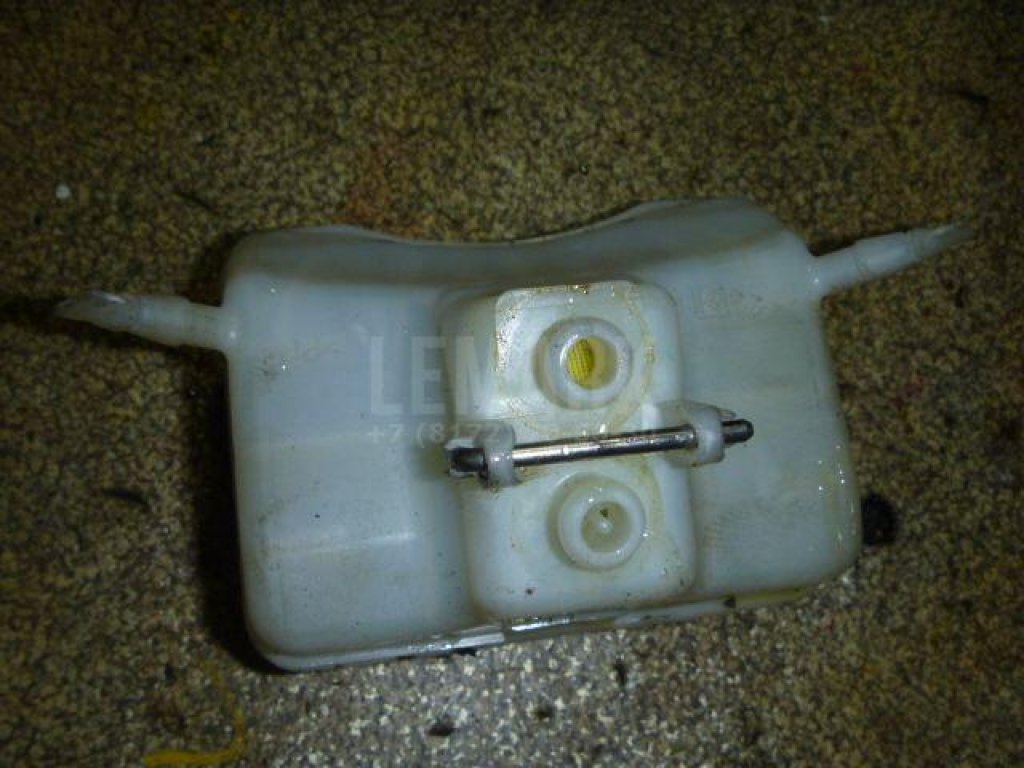 Бачок главного тормозного цилиндра