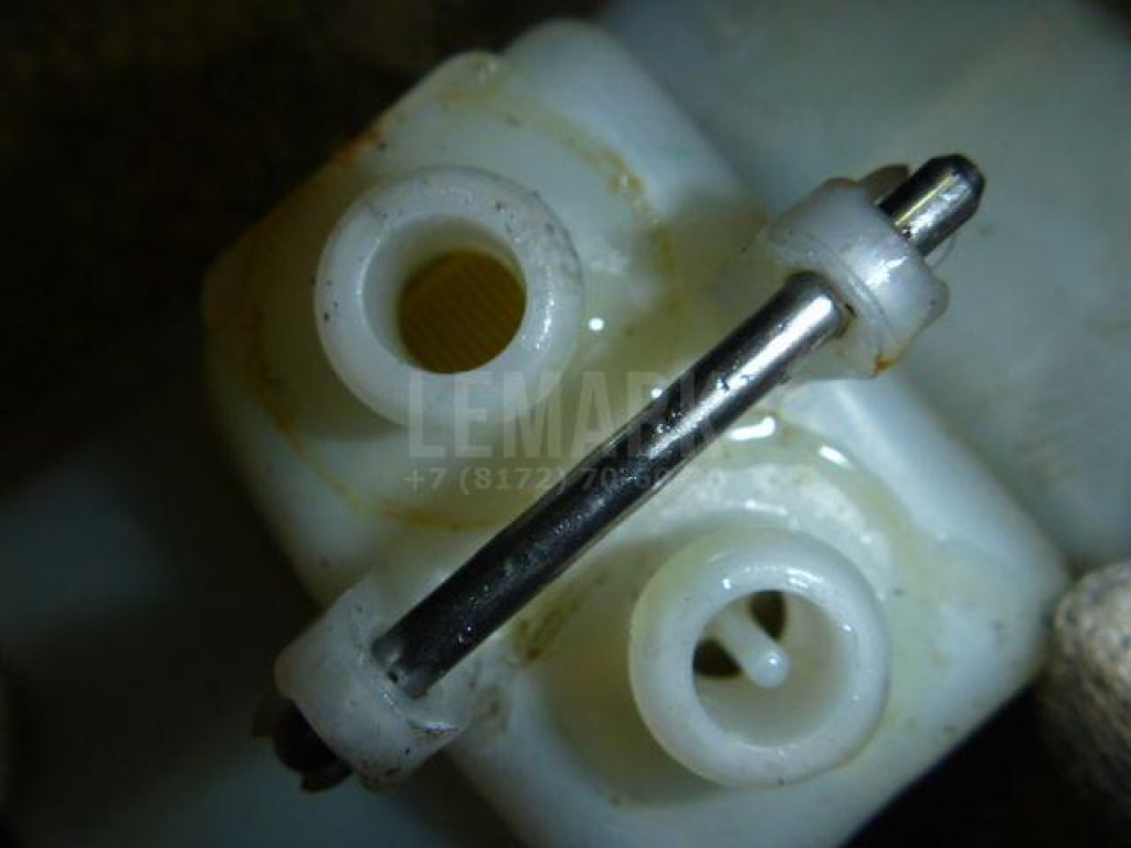 Бачок главного тормозного цилиндра