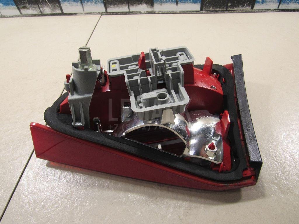 Фонарь задний внутренний левый