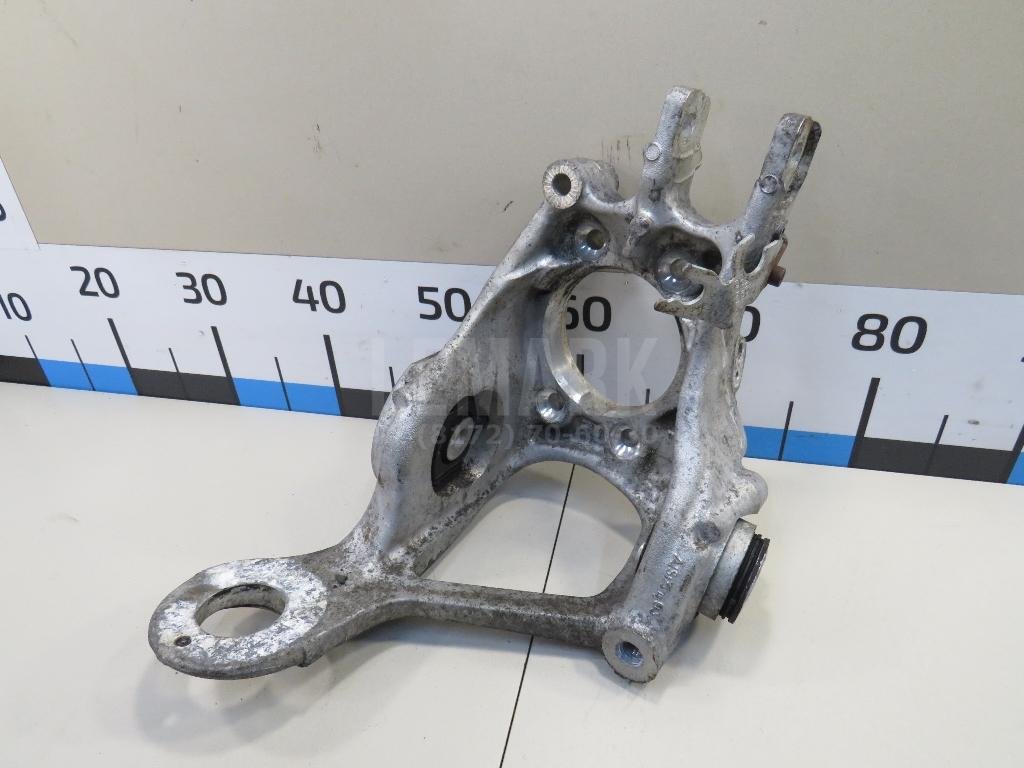 Кулак поворотный задний правый