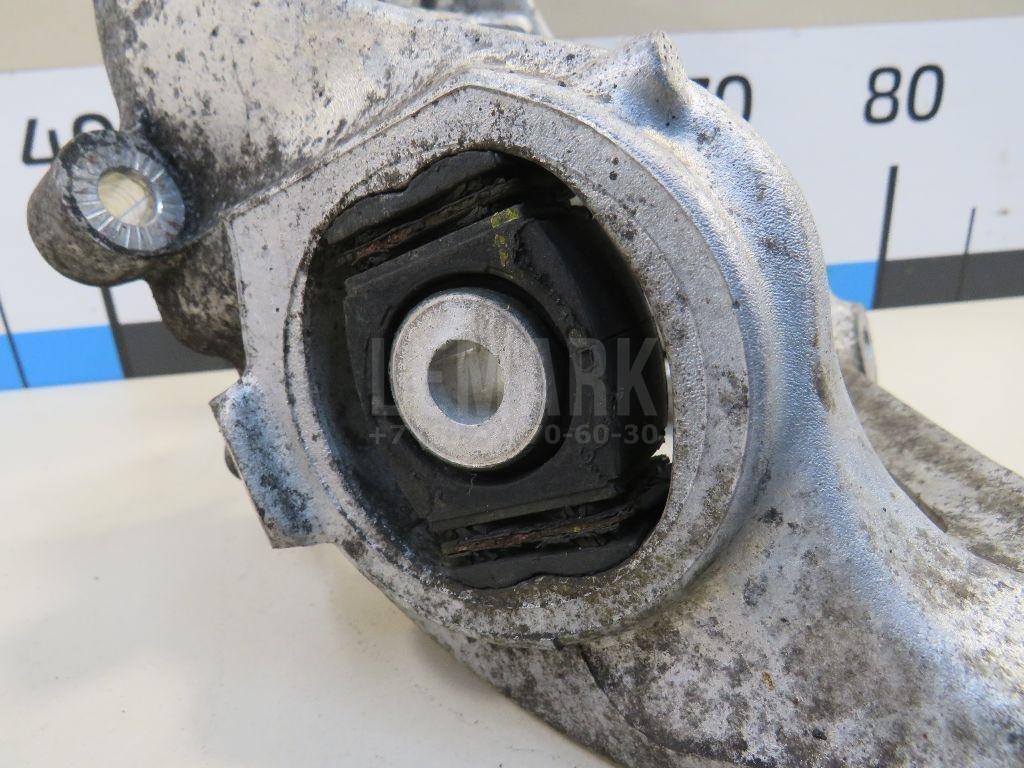 Кулак поворотный задний правый