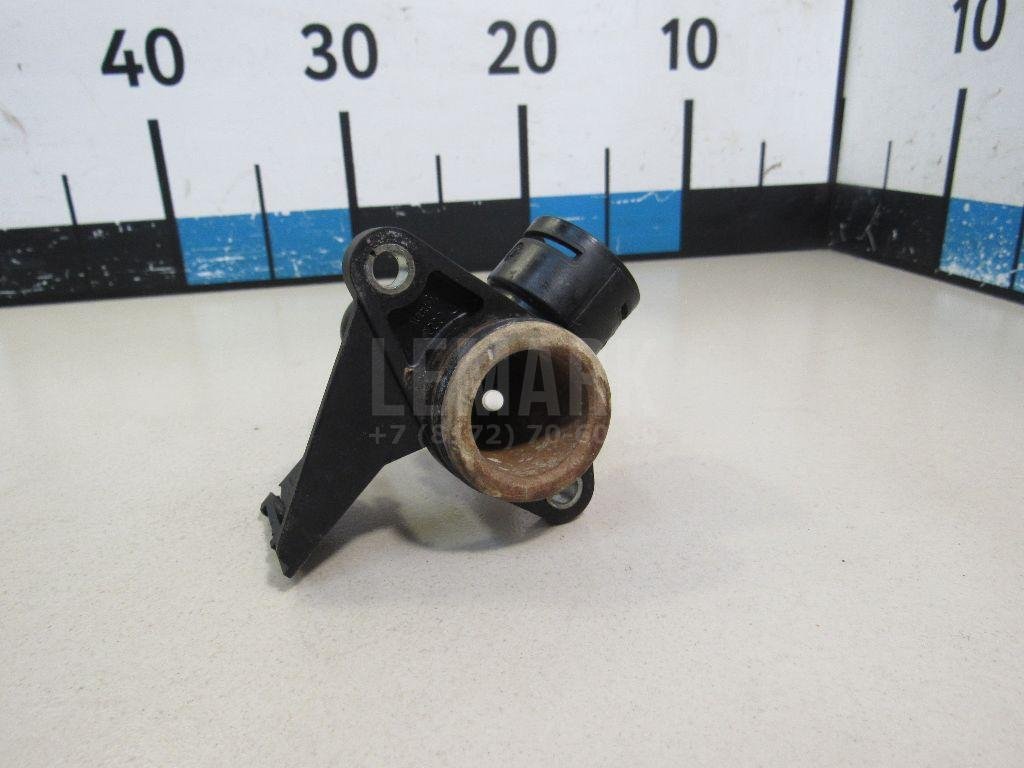 Фланец двигателя системы охлаждения