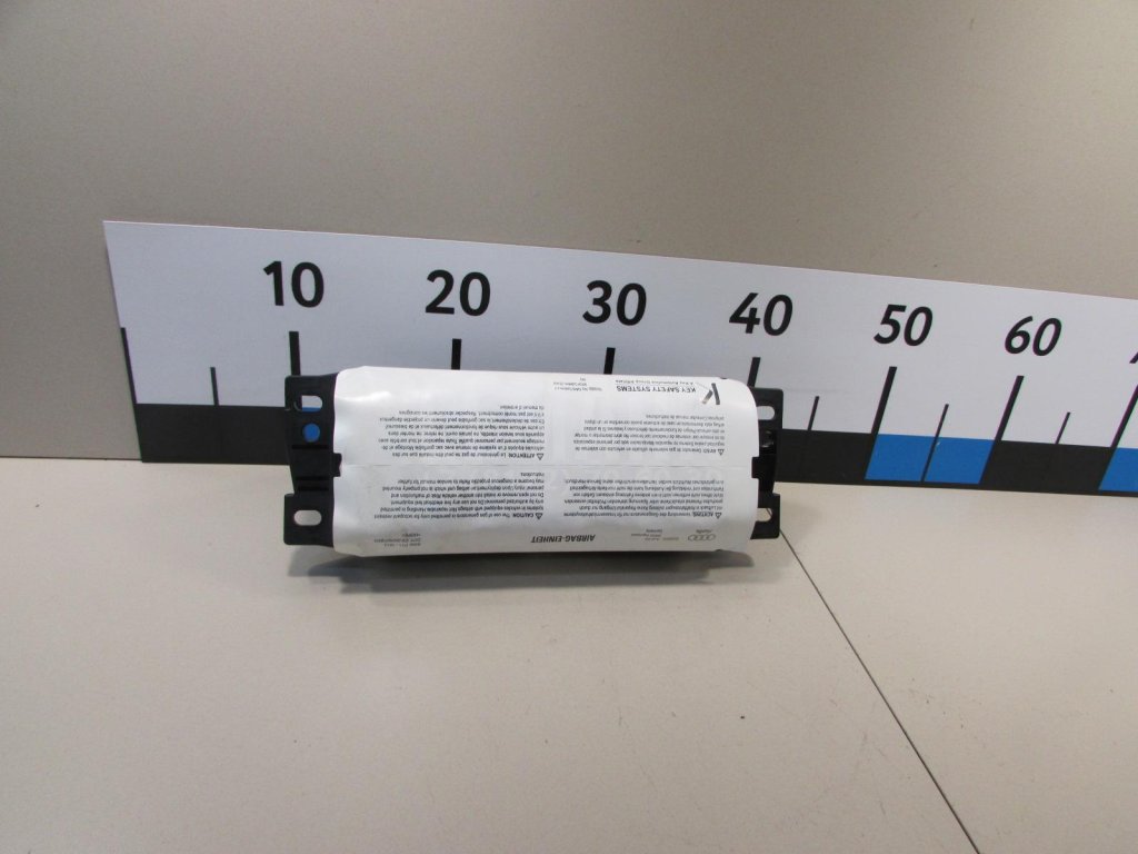 Подушка безопасности пассажирская (в торпедо)