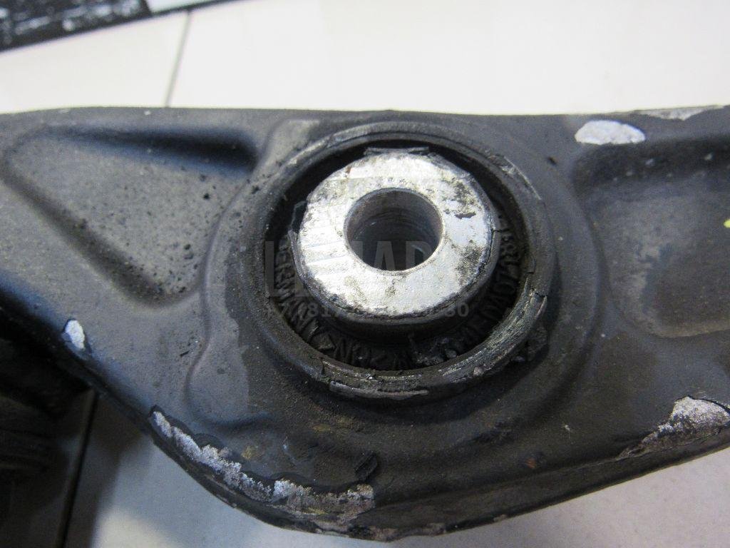 Рычаг передний нижний левый передний