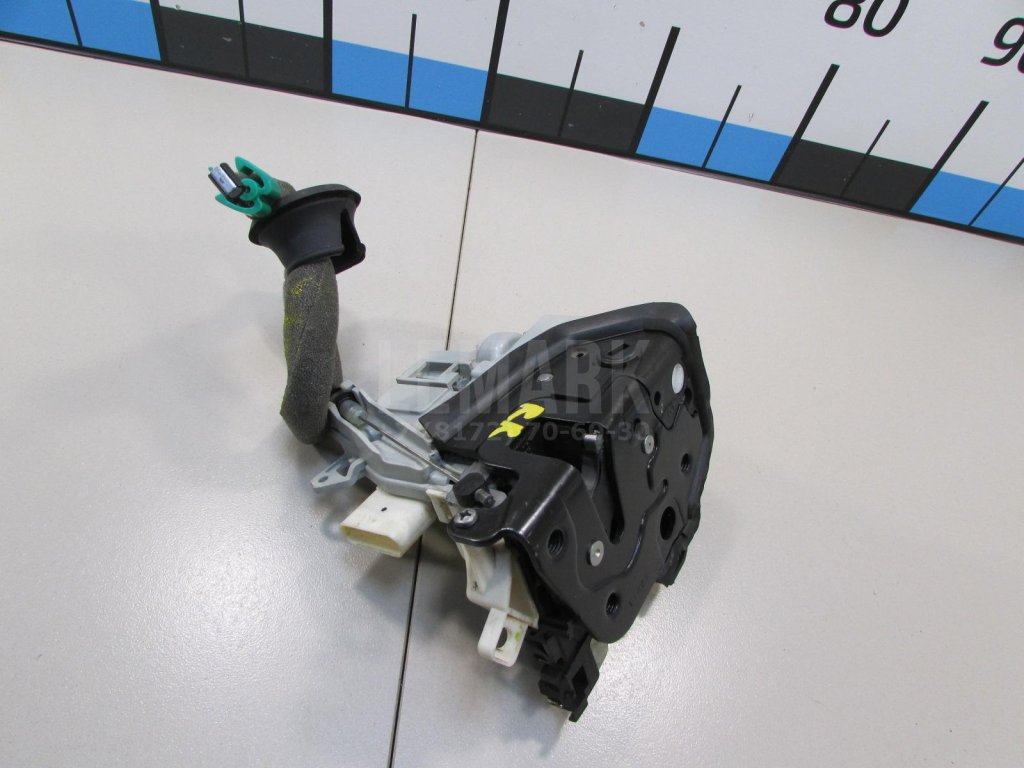 Замок двери задней правой